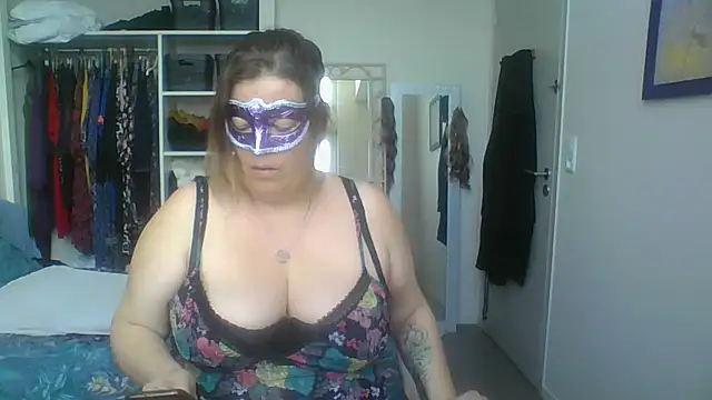 Snapshot of blueblush chatting on 02/20/25, 02:46 blueblush online show from 02/20/25, 02:46