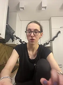 MartiniiSelenna online show from 10/31/25, 06:47