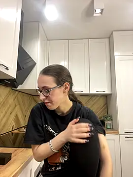 MartiniiSelenna online show from 11/09/25, 08:23