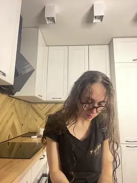 MartiniiSelenna online show from 11/22/25, 06:56