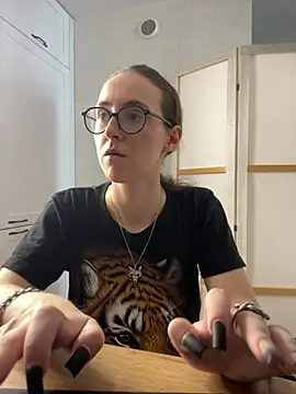 MartiniiSelenna online show from 06/16/26, 05:43