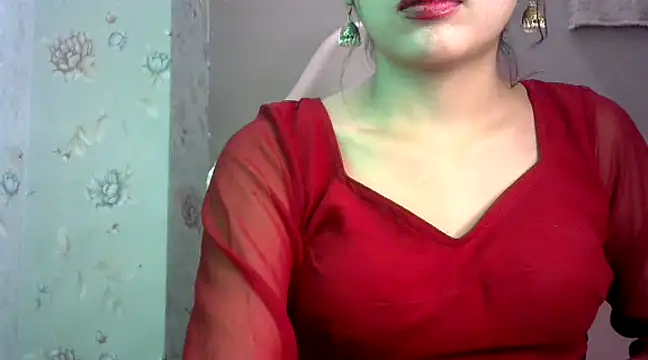 Snapshot of binisa_45 chatting on 12/26/24, 08:32 binisa 45 online show from 12/26/24, 08:32