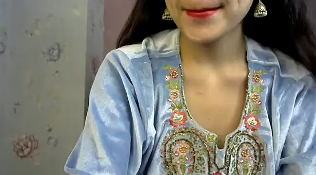 Snapshot of binisa_45 chatting on 01/04/25, 10:49 binisa 45 online show from 01/04/25, 10:49
