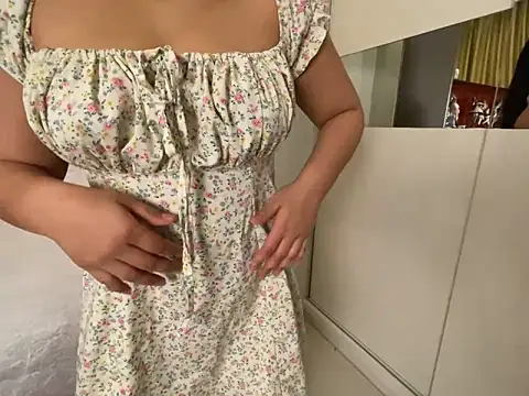 Snapshot of neelayoung chatting on 02/19/25, 08:10 neelayoung online show from 02/19/25, 08:10