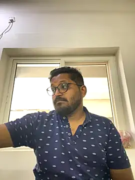 Snapshot of Yours_Teluguboii chatting on 10/28/25, 07:23 Yours Teluguboii online show from 10/28/25, 07:23