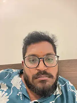 Snapshot of Yours_Teluguboii chatting on 02/14/26, 11:07 Yours Teluguboii online show from 02/14/26, 11:07