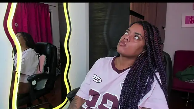 ladyrd1 online show from 11/05/25, 06:19