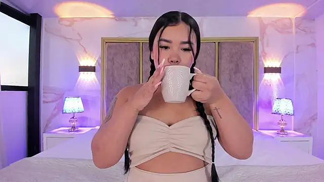 MarianaGarciaa   online show from 09/16/25, 11:44