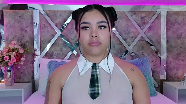 MarianaGarciaa   online show from 10/23/25, 07:34