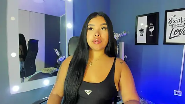 MarianaGarciaa   online show from 04/13/26, 06:57