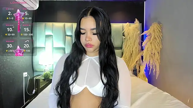 MarianaGarciaa   online show from 06/18/26, 06:34