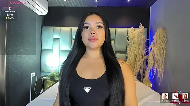 MarianaGarciaa   online show from 06/19/26, 07:28