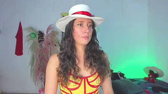 lovely kitt online show from 06/15/26, 12:13