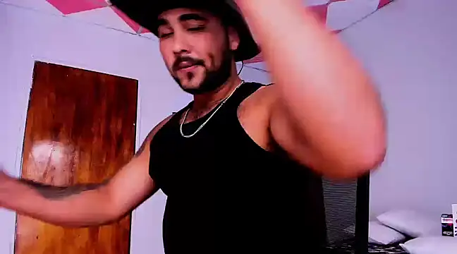 Snapshot of Sebas-hott chatting on 01/19/25, 07:57 Sebas-hott online show from 01/19/25, 07:57