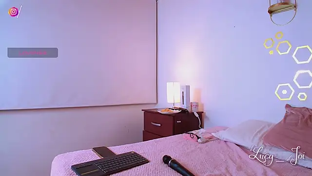 Lucy joi online show from 10/31/25, 05:52