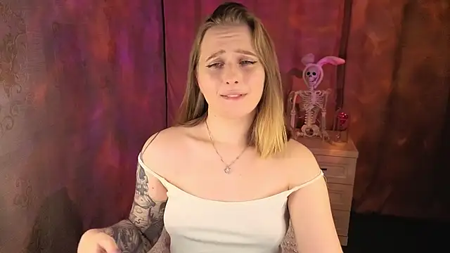 CuteLilyLove online show from 05/20/26, 02:45