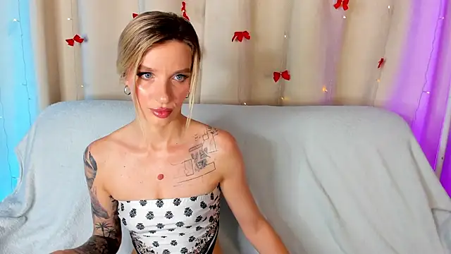 AlinaLovelyX online show from 06/28/26, 01:22