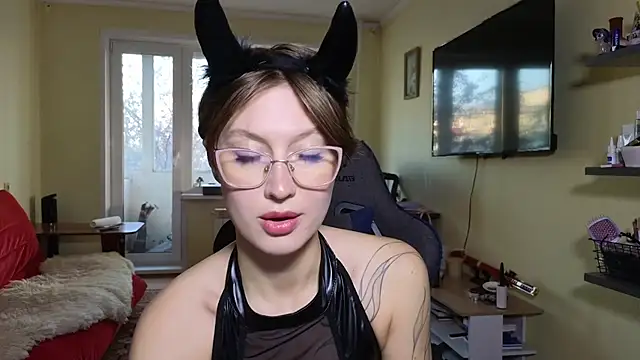 Snapshot of MalvinaBlum chatting on 10/25/25, 01:46 MalvinaBlum online show from 10/25/25, 01:46
