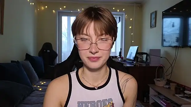 MalvinaBlum online show from 12/18/25, 03:23