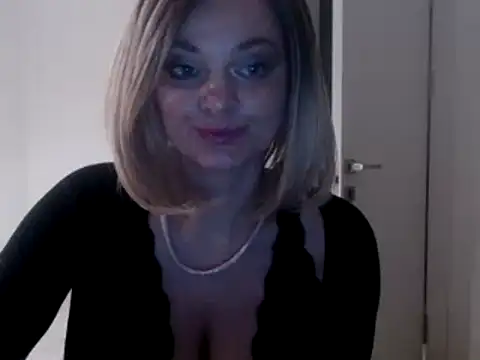 Snapshot of YourSweetJam chatting on 01/27/25, 05:04 YourSweetJam online show from 01/27/25, 05:04