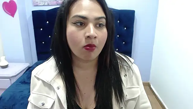 Snapshot of lucianaa_25 chatting on 12/04/24, 12:14 lucianaa 25 online show from 12/04/24, 12:14