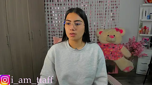 Snapshot of tifany_tay2 chatting on 04/21/26, 12:11 tifany tay2 online show from 04/21/26, 12:11
