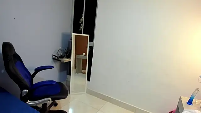 Yelena03 online show from 01/31/25, 11:35