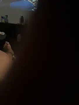 Snapshot of Enos3 chatting on 11/16/25, 02:50 Enos3 online show from 11/16/25, 02:50