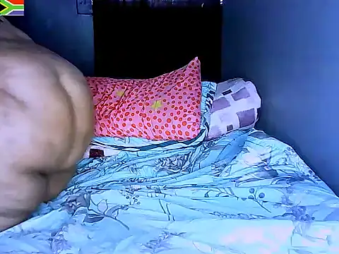 Snapshot of fatafricanqueen chatting on 01/19/25, 03:10 fatafricanqueen online show from 01/19/25, 03:10