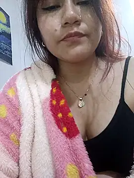 Snapshot of ZUCAAT chatting on 05/08/26, 03:56 ZUCAAT online show from 05/08/26, 03:56