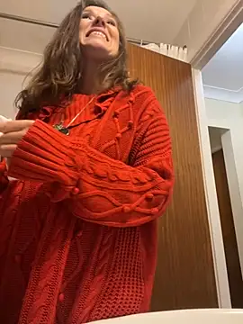 Lwhite1 online show from 10/10/25, 11:26