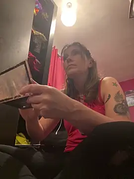 Lwhite1 online show from 11/13/25, 04:39