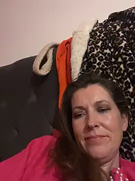 Snapshot of Lwhite1 chatting on 05/01/26, 10:25 Lwhite1 online show from 05/01/26, 10:25
