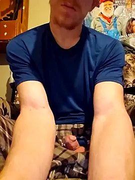 Snapshot of REDHAMMER_ chatting on 02/23/25, 01:35 REDHAMMER online show from 02/23/25, 01:35