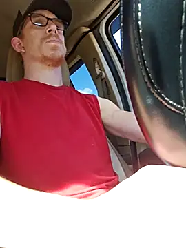 Snapshot of REDHAMMER_ chatting on 09/25/25, 08:34 REDHAMMER online show from 09/25/25, 08:34