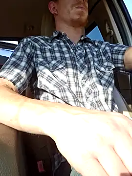 Snapshot of REDHAMMER_ chatting on 09/30/25, 08:47 REDHAMMER online show from 09/30/25, 08:47