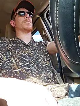 Snapshot of REDHAMMER_ chatting on 10/01/25, 08:15 REDHAMMER online show from 10/01/25, 08:15