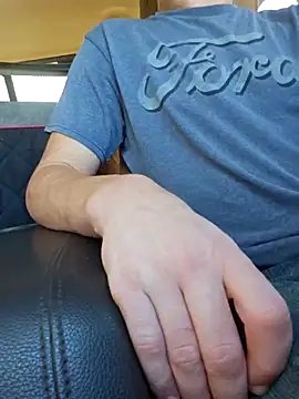 Snapshot of REDHAMMER_ chatting on 11/06/25, 06:20 REDHAMMER online show from 11/06/25, 06:20