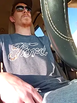 Snapshot of REDHAMMER_ chatting on 11/12/25, 09:14 REDHAMMER online show from 11/12/25, 09:14