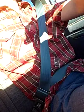 Snapshot of REDHAMMER_ chatting on 01/12/26, 09:20 REDHAMMER online show from 01/12/26, 09:20