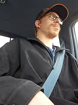 Snapshot of REDHAMMER_ chatting on 02/25/26, 09:13 REDHAMMER online show from 02/25/26, 09:13