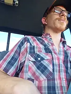 Snapshot of REDHAMMER_ chatting on 02/26/26, 09:14 REDHAMMER online show from 02/26/26, 09:14