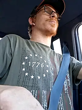 Snapshot of REDHAMMER_ chatting on 03/21/26, 02:42 REDHAMMER online show from 03/21/26, 02:42