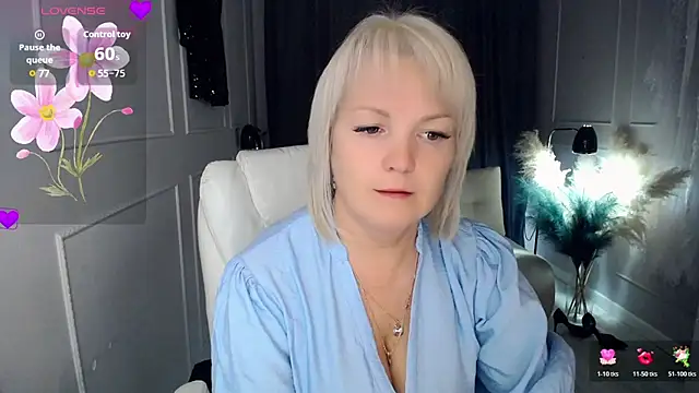 Juarnea online show from 10/20/25, 02:06