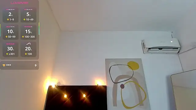 Snapshot of littleebonny chatting on 05/19/26, 01:56 littleebonny online show from 05/19/26, 01:56