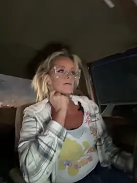 vixendoll87 online show from 02/12/26, 11:55