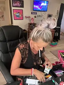 vixendoll87 online show from 05/14/26, 04:36