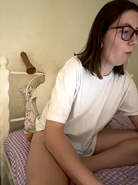 BeatriceTender online show from 11/23/25, 08:08