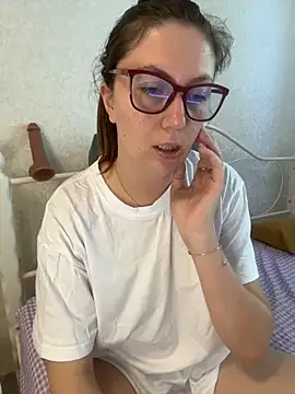 Snapshot of BeatriceTender chatting on 05/25/26, 01:17 BeatriceTender online show from 05/25/26, 01:17