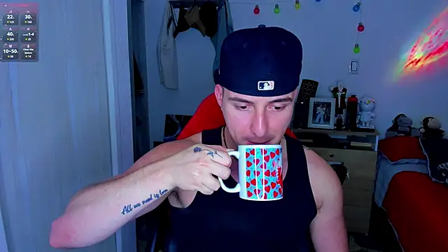 liam oficial02 online show from 12/16/24, 04:45